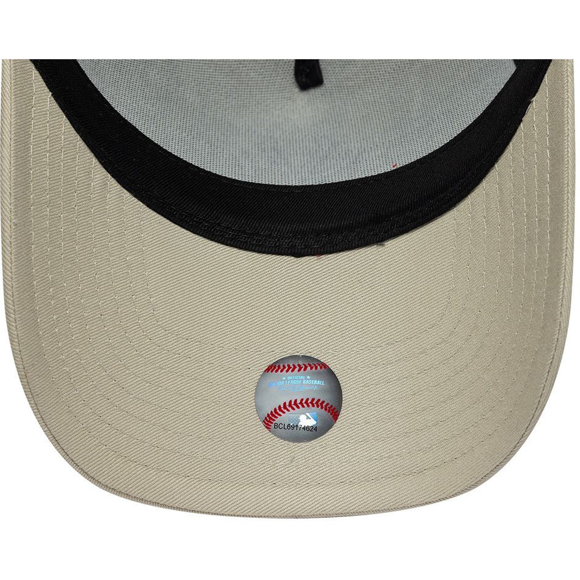 New York Yankees Trucker Cap „League Essential" New Era 9Forty - Beige